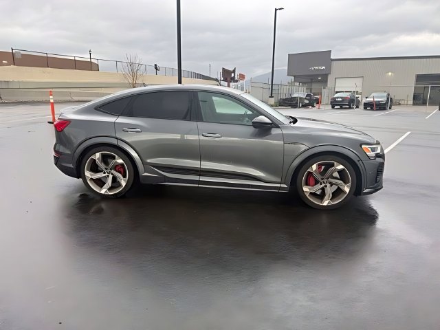 Used 2024 Audi SQ8 e-tron Premium Plus w/ Black Optic Package AWD/4WD image 5