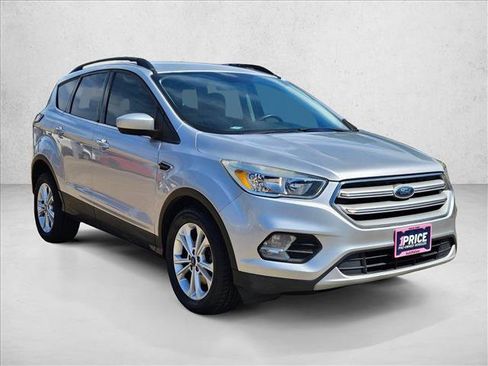 Used 2018 Ford Escape SE w/ SE Sync 3 Package image 3