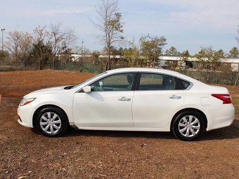 Used 2016 Nissan Altima 2.5 S w/ Power Driver Seat Package image 12