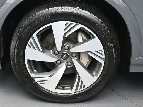 Used 2025 Audi Q6 e-tron Premium Plus w/ Premium Plus AWD/4WD image 12