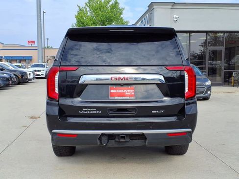 Used 2021 GMC Yukon XL SLT image 3