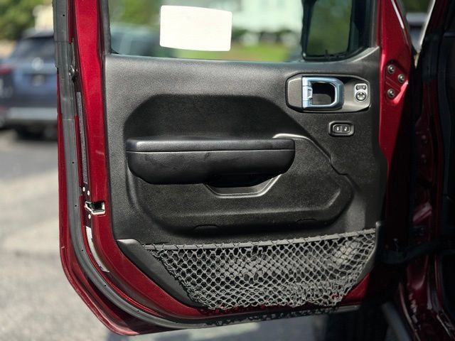 Used 2021 Jeep Wrangler Sport AWD/4WD image 9