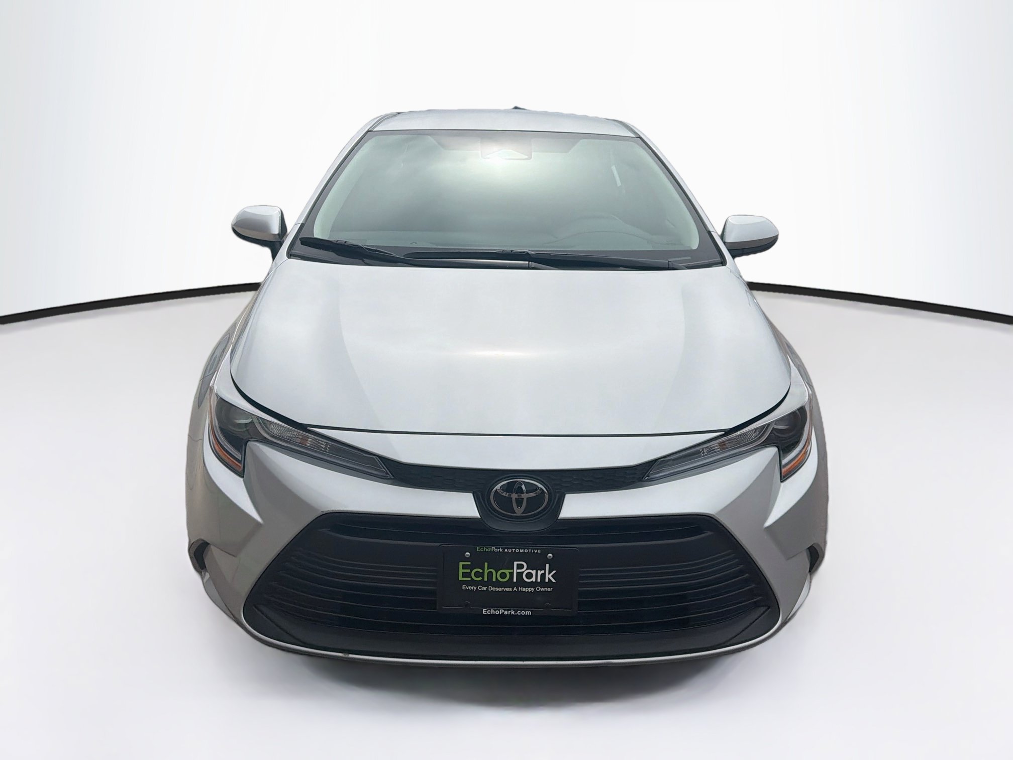 Used 2026 Toyota Corolla LE FWD image 2