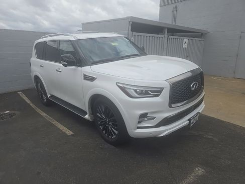 Used 2024 INFINITI QX80 Sensory AWD/4WD image 1