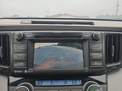 Used 2015 Toyota RAV4 XLE FWD image 29