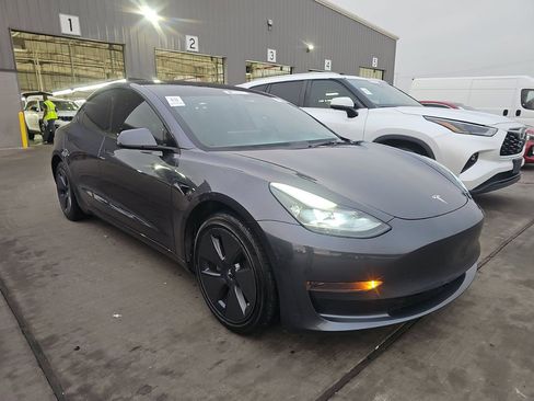 Used 2023 Tesla Model 3 Standard Range RWD image 3