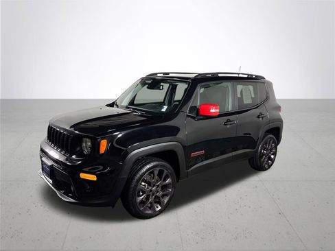 Used 2023 Jeep Renegade Latitude w/ Sun/Sound Group image 2