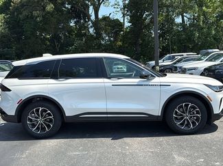 Used 2025 Lincoln Nautilus Premier w/ Equipment Group 102A AWD/4WD video 2