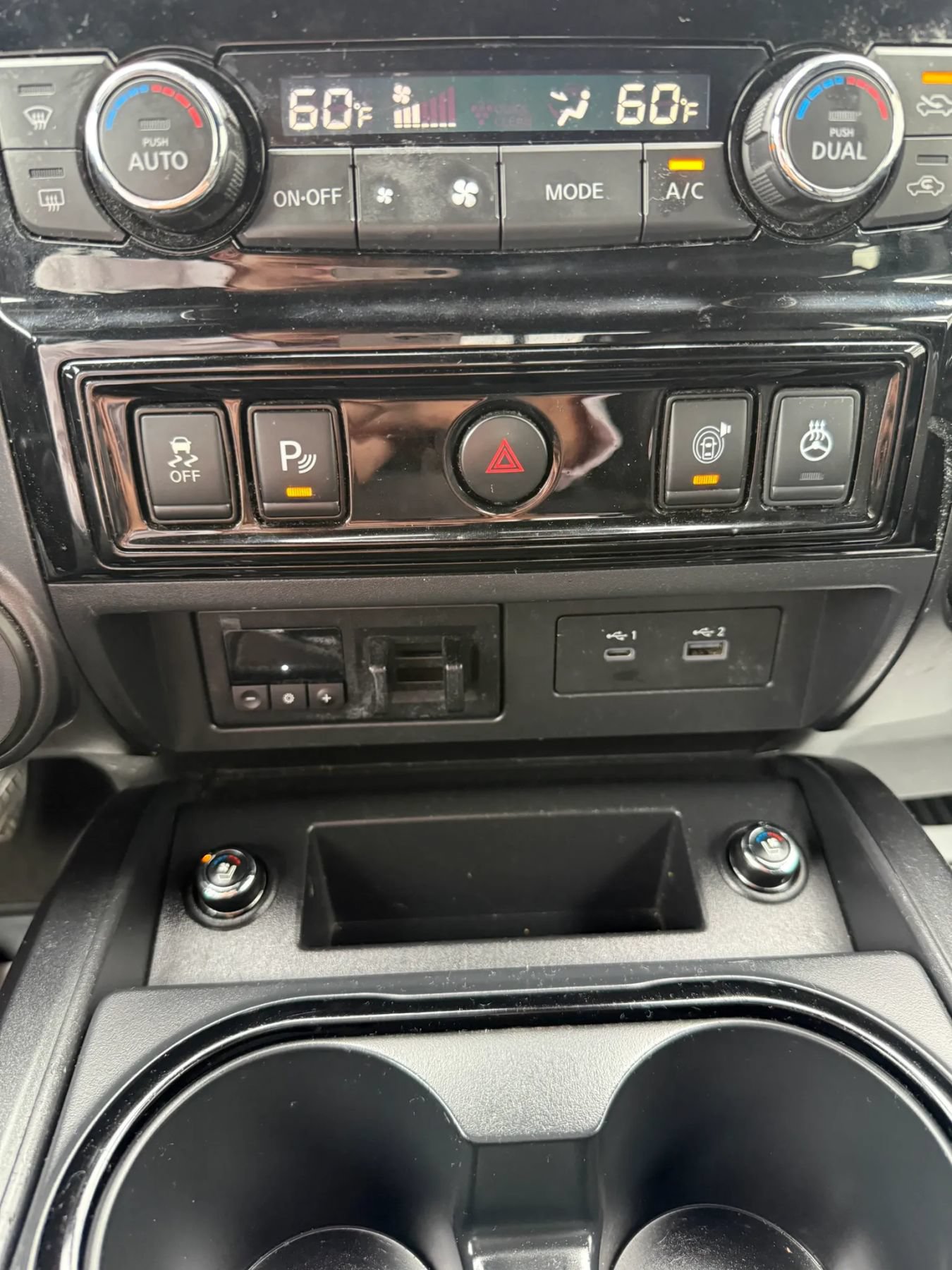 Used 2021 Nissan Titan PRO-4X w/ Pro-4x Convenience Package AWD/4WD image 32