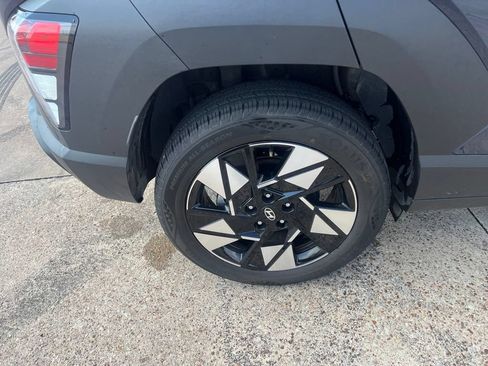 Used 2024 Hyundai Kona SEL AWD/4WD image 16