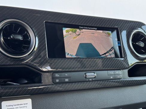 Used 2021 Mercedes-Benz Sprinter 3500 image 27