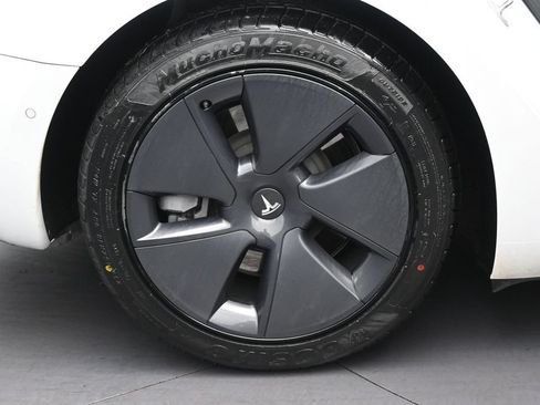 Used 2022 Tesla Model 3 Long Range AWD/4WD image 35