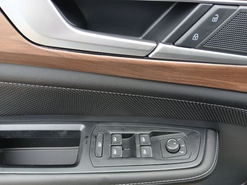 New 2026 Volkswagen Atlas SE FWD image 10