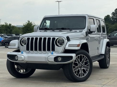 Used 2023 Jeep Wrangler Unlimited Sahara AWD/4WD image 2