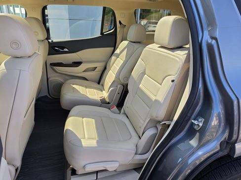 Used 2020 GMC Acadia Denali w/ Trailering Package AWD/4WD image 11