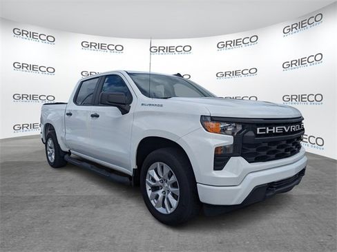 Used 2023 Chevrolet Silverado 1500 Custom image 1
