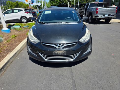 Used 2014 Hyundai Elantra SE FWD image 3