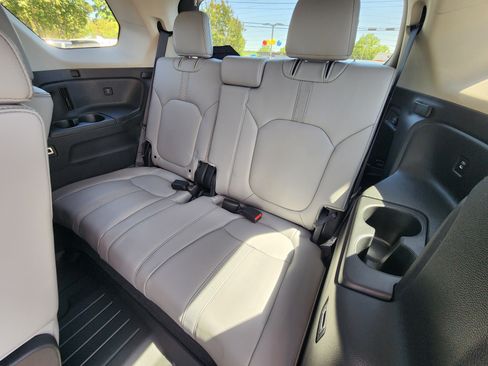 Certified 2025 Honda Pilot EX-L image 16