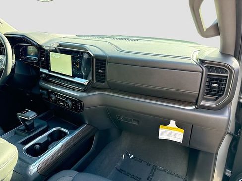 Used 2024 Chevrolet Silverado 1500 LT image 29