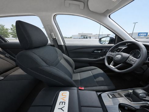 Used 2024 Nissan Rogue S FWD image 9