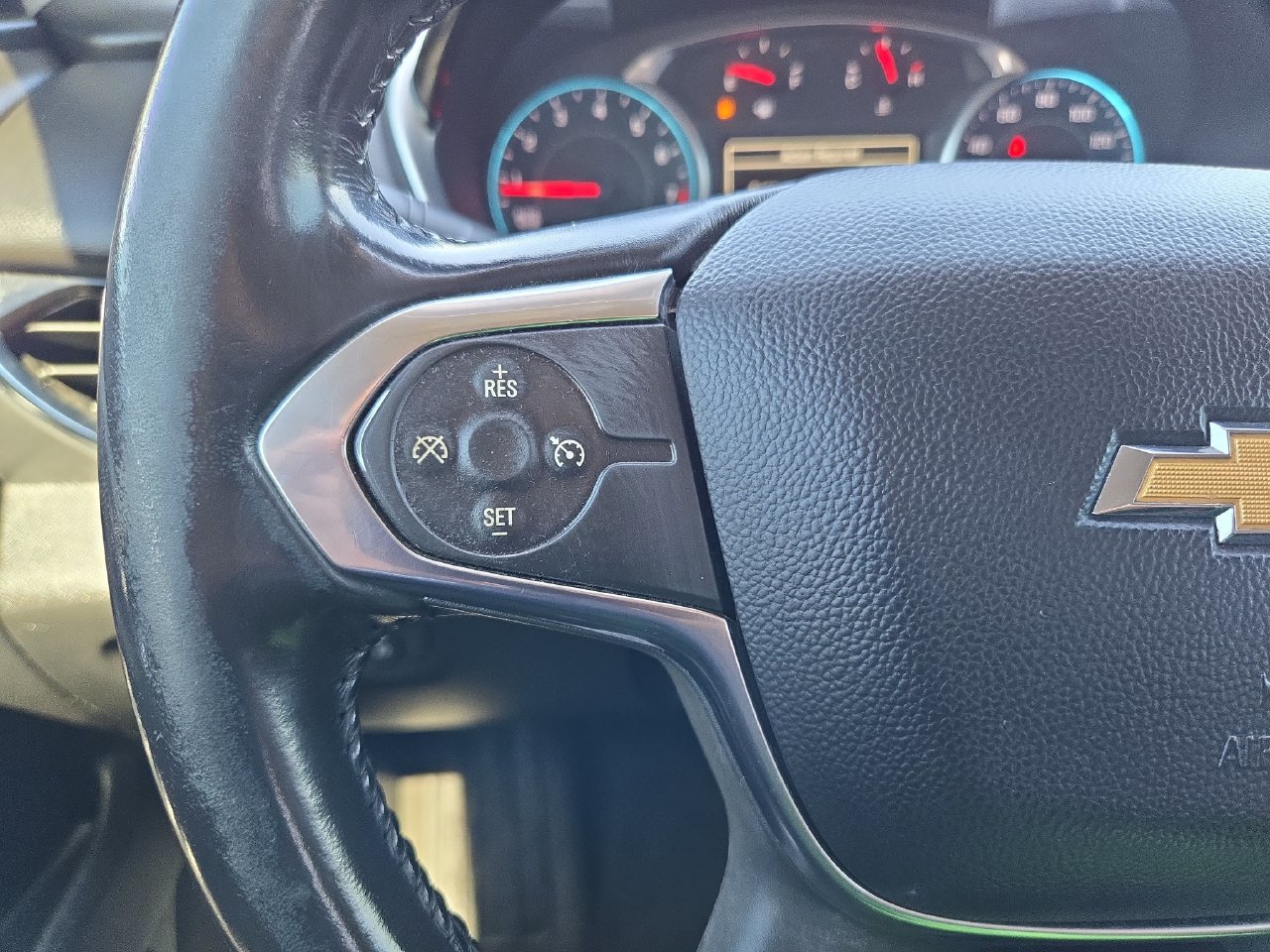 Used 2019 Chevrolet Traverse LT FWD image 17