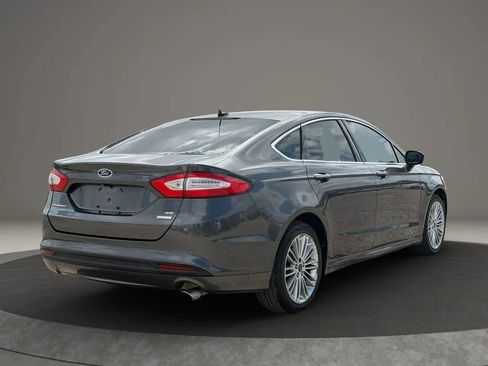 Used 2016 Ford Fusion SE w/ Equipment Group 202A image 5