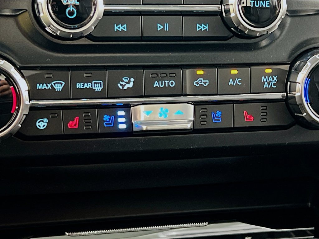 New 2026 Ford F350 Lariat w/ Lariat Premium Package AWD/4WD image 24