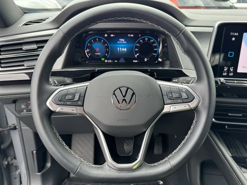 Used 2025 Volkswagen Atlas Cross Sport SE w/ Black Wheel Package FWD image 19