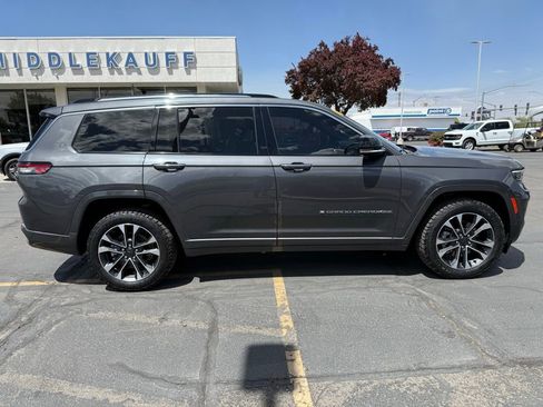 Used 2021 Jeep Grand Cherokee L Overland w/ Luxury Tech Group IV AWD/4WD image 4