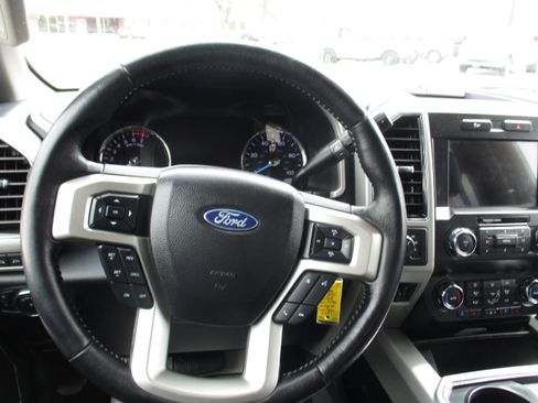 Used 2021 Ford F250 Lariat w/ Lariat Value Package AWD/4WD image 32