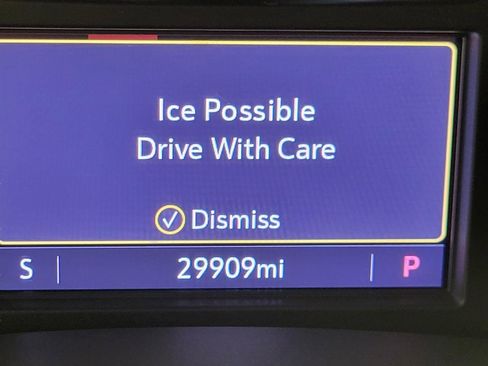 Used 2023 Buick Enclave Essence w/ Experience Buick Package image 2