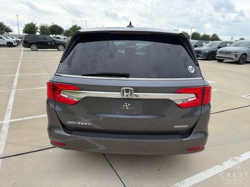 Used 2018 Honda Odyssey Touring image 6