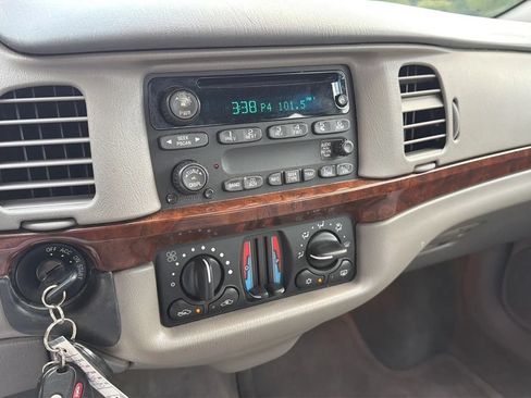 Used 2004 Chevrolet Impala w/ Preferred Equipment Group FWD image 13