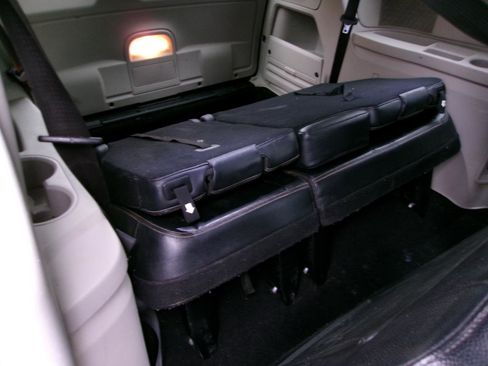 Used 2014 Chrysler Town & Country Touring-L w/ Driver Convenience Group FWD image 12