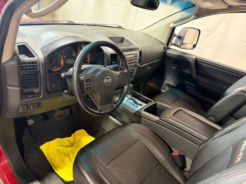 Used 2010 Nissan Titan XE AWD/4WD image 25