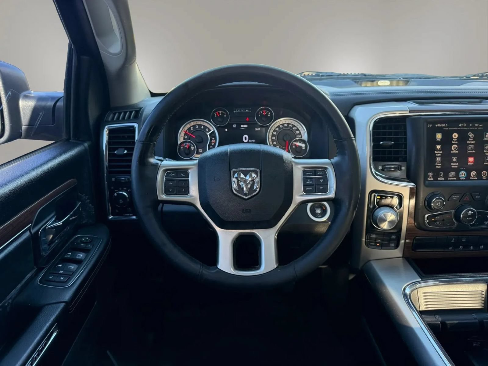 Used 2016 RAM 1500 Laramie w/ Convenience Group AWD/4WD image 41