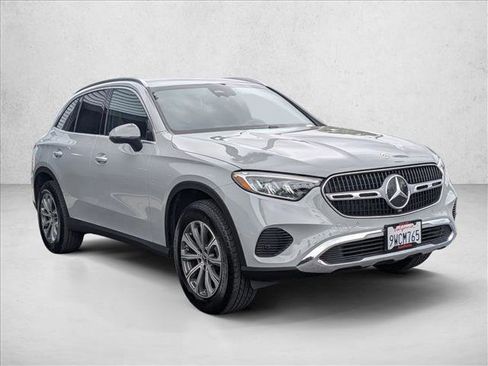 Used 2026 Mercedes-Benz GLC 300 image 3