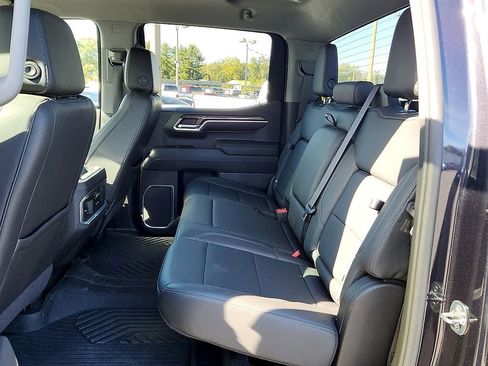 Used 2022 Chevrolet Silverado 1500 LTZ AWD/4WD image 10