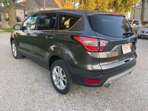 Used 2017 Ford Escape SE AWD/4WD image 6