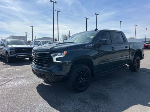 Used 2025 Chevrolet Silverado 1500 LT Trail Boss w/ Convenience Package II image 7