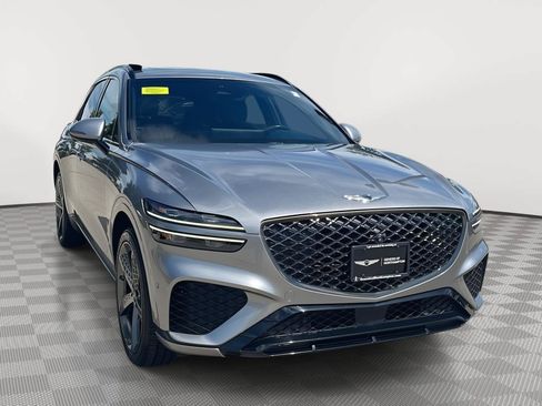 Used 2022 Genesis GV70 2.5T w/ Sport Prestige Package AWD/4WD image 3