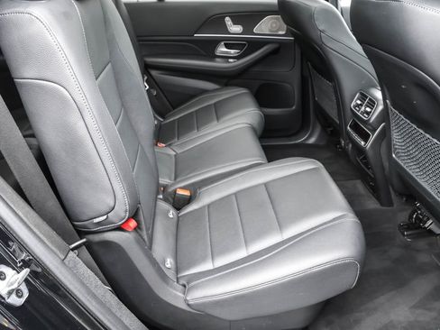 Used 2021 Mercedes-Benz GLS 450 4MATIC image 32