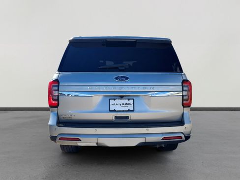 Used 2024 Ford Expedition Limited image 4