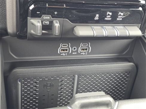 New 2026 RAM 1500 4x4 Crew Cab image 9