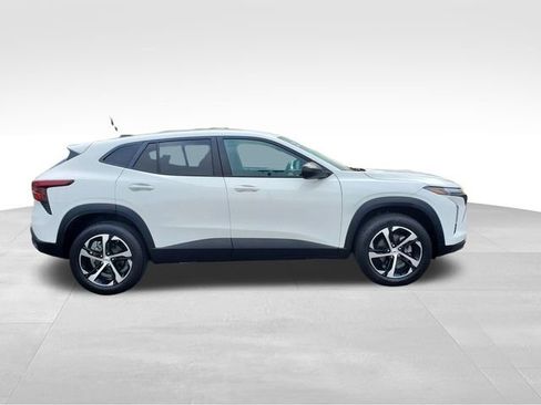 Certified 2024 Chevrolet Trax RS w/ Driver Confidence Package FWD image 6