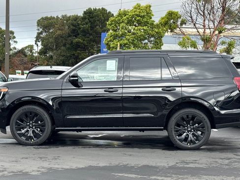 New 2025 Ford Expedition Platinum w/ Stealth Appearance Package image 7