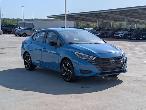 Used 2025 Nissan Versa SR FWD image 7