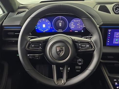 Certified 2025 Porsche Macan Turbo Electric AWD/4WD image 30