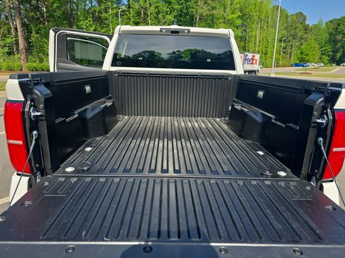 Used 2025 Toyota Tacoma TRD Sport image 13