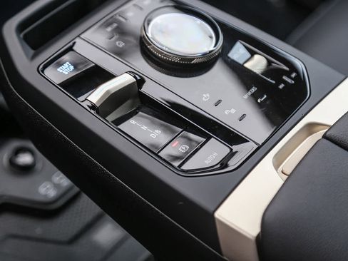 Used 2025 BMW iX xDrive50 w/ Premium Package image 15